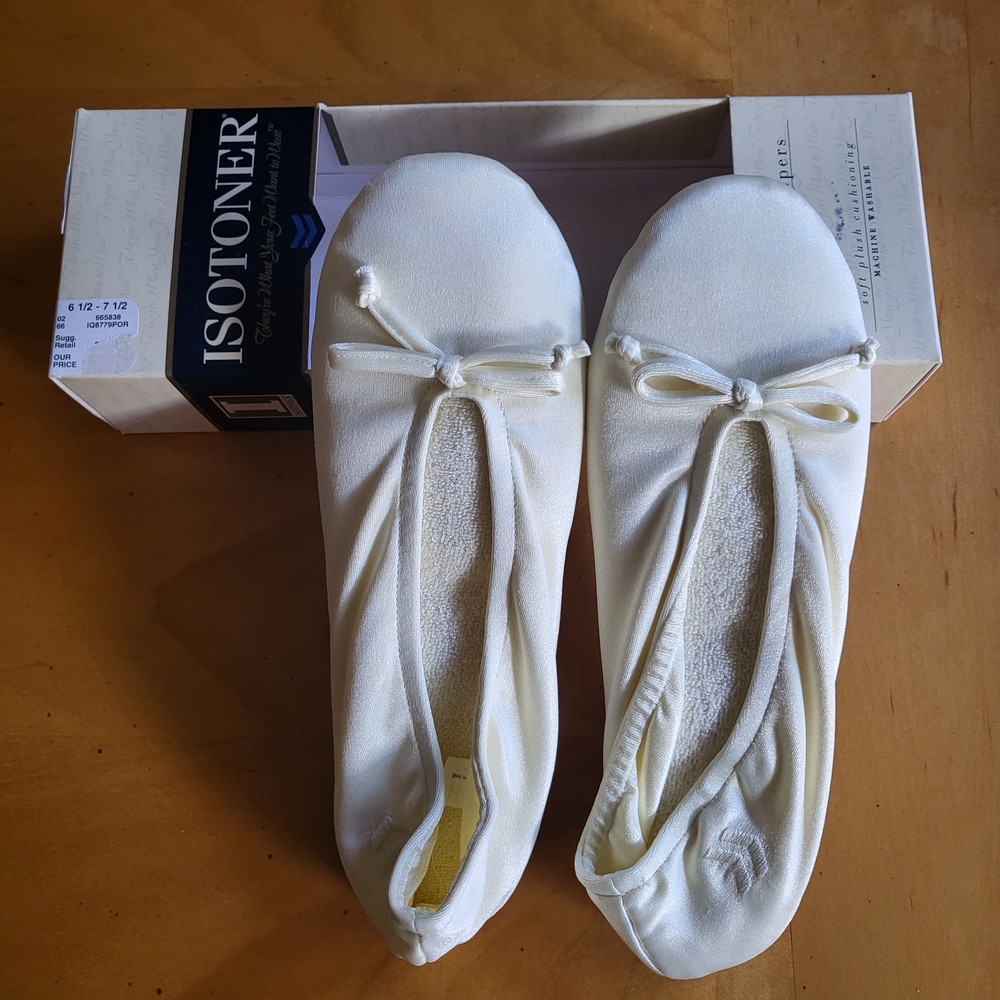 Isotoner Women's Elegant Cream Slippers